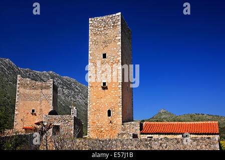 Typical Maniot 'towerhouse' in Flomochori village, eastern ('Lakonian' or 'Mesa'='Inside') Mani, Peloponnese, Greece Stock Photo