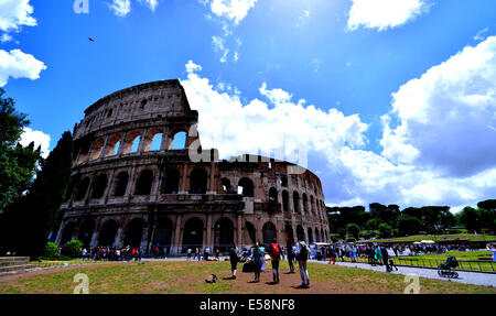 (140723) -- ROME, July 23, 2014 (Xinhua) -- The picture taken on May 30, 2013 shows the Colosseum in Rome, Italy. Rome has been listed as the most visited Italian city in the first six months of the year according to the index by Hotels.com, followed by Venice, Milan, Florence and Sorrento.(Xinhua/Xu Nizhi) Stock Photo