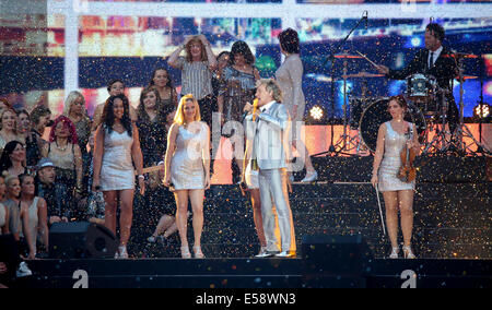 Glasgow, Scotland, UK. 23rd July, 2014. Opening ceremony of the 20th Commonwealth Games in Glasgow at Celtic Park. Rod Stewart performs Credit:  ALAN OLIVER/Alamy Live News Stock Photo