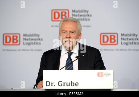 Berlin, Germany. 24th July, 2014. CEO of Deutsche Bahn (DB) Ruediger Grube during the DB midyear press conference in Berlin, Germany, 24 July 2014. Photo: RAINER JENSEN/dpa/Alamy Live News Stock Photo