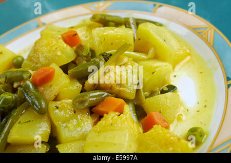 zucchine in umido con uova - Italian cuisine steamed zucchini with spices Stock Photo