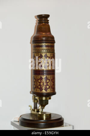 Robert Hooke Microscope, 17th Century Stock Photo - Alamy