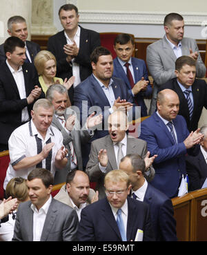 Kiev, Ukraine. 24th July, 2014. Ukrainian parliamentarians, members of the Svoboda faction, at a meeting of Verkhovna - Stock Photo
