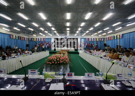Laiza. 25th July, 2014. Photo taken on July 25, 2014 shows a scene of the third Myanmar ethnic summit in Laiza, northernmost Kachin state, Myanmar. The third Myanmar ethnic summit kicked off in Laiza, northernmost Kachin state, Friday to finalize their second draft of nationwide ceasefire agreement, local reports reaching here said. © Manaw Htun/Xinhua/Alamy Live News Stock Photo
