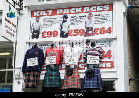 Kilt packages on sale at the Wee Gift Shop on the Royal Mile, Edinburgh Old Town Stock Photo
