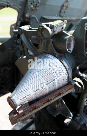 Probert range scale cone on a 25 pounder pound howitzer artillery gun on the parade ground at Tilbury Fort, Essex, England, UK. Stock Photo