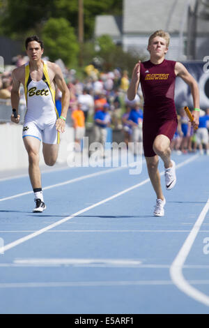 Des Moines, Iowa, USA. 23rd May, 2014. Bettendorf's Jacob Hayles, runs in the 4A Boys 4X200 at the Iowa State Track Championships at Drake University in Des Moines, IA., Friday, May, 23rd, 2014. © Louis Brems/Quad-City Times/ZUMA Wire/Alamy Live News Stock Photo