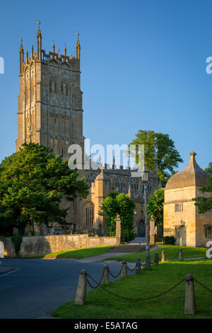 Summer evening below St. James Church, Chipping Campden, the Cotswolds, Gloucestershire, England Stock Photo