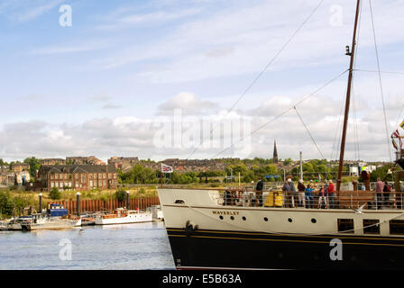 Waverly paddle steamer on the river Clyde in Glasgow, Scotland Stock Photo