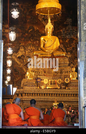 Buddhist Shrine Temple, Praying and Ordination Hall at Wat Pho, Bangkok, Thailand Stock Photo