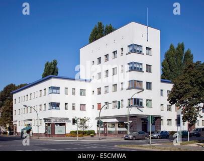 Schillerpromenade, Weiße Stadt quarter, a UNESCO World Heritage Site, Reinickendorf, Berlin, Germany Stock Photo