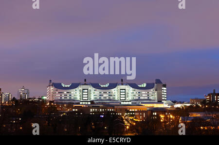 QE or Queen Elizabeth Hospital Edgbaston Birmingham built under the public–private partnership (PPP), dusk night image. Stock Photo
