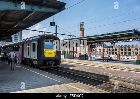 Passenger train at platform in the Gent-Sint-Pieters / Saint Peter's ...