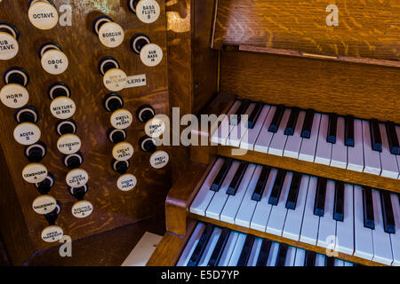 Religious Keyboard Church Organ Keyboard Stock Photo - Alamy