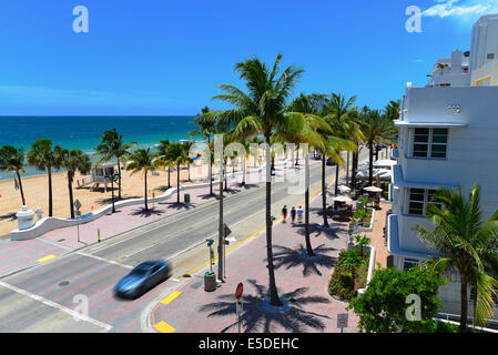 Sunrise Beach in Ft.Lauderdale with palm trees and beach entry feature. Stock Photo