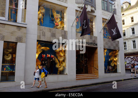 La tienda de Louis Vuitton en la calle comercial Hohe Strasse, en Colonia,  Alemania. der Louis Vuitton Store in der Einkaufsstrasse Hohe Strasse,  Koeln, De Fotografía de stock - Alamy