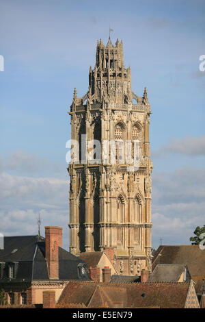 France, Haute Normandie, eure, verneuil sur avre, rue du nouveau monde, tour de la madeleine, eglise, art gothique, depuis le sommet de la tour grise Stock Photo