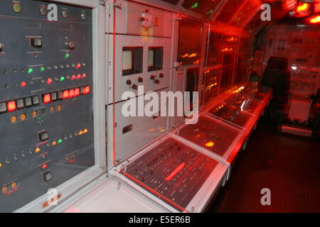 France, Basse Normandie, manche, cotentin, cherbourg, cite de la mer, interieur du sous marin Redoutable, tableau de commandes, Stock Photo