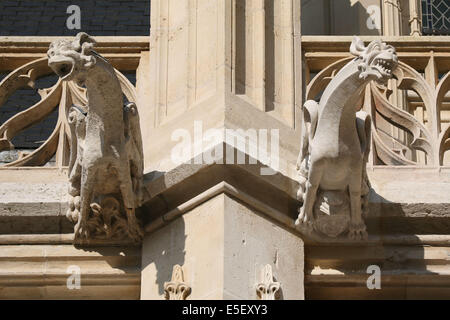 France, Haute Normandie, seine maritime, rouen, palais de justice, tribunal, institution, monument historique restaure en 2007, gargouilles au role purement decoratif dans la cour d'honneur Stock Photo