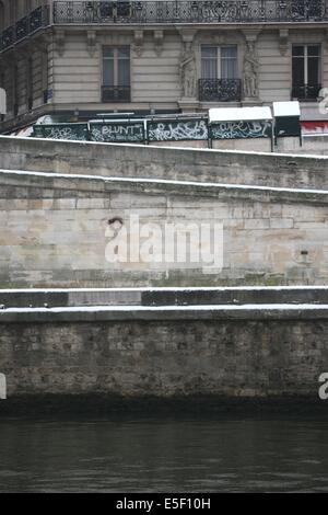 Paris sous la neige Stock Photo