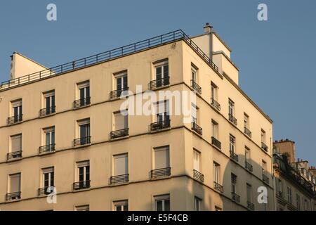 France, Ile de France, paris, 8e-9e arrondissement, rue d'amsterdam, immeuble sureleve au 20e siecle, Stock Photo