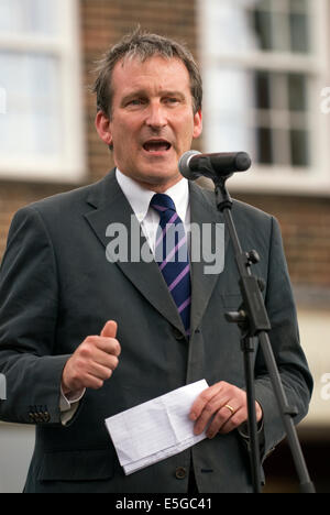 East Hampshire Conservative MP Damian Hinds delivers the closing speech following theatrical performances celebrating the centenary of WW1. Stock Photo