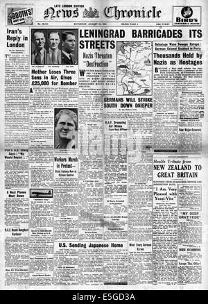 1941 News Chronicle front page reporting the German Army and the Siege of Leningrad Stock Photo