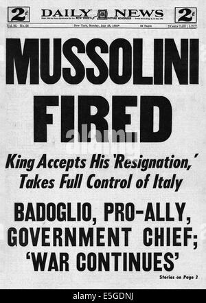 1943 New York Daily News front page reporting the resignation of Benito Mussolini Stock Photo