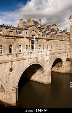 UK, England, Wiltshire, Bath, Pulteney Bridge over River Avon Stock Photo