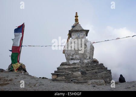 A Tibetan Buddhist Chorten near the village Dingboche in the Khumbu region of north eastern Nepal in the Chukhung Valley Stock Photo