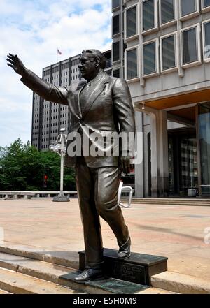 PHILADELPHIA, PENNSYLVANIA:  Statue of former mayor Frank Rizzo in John F. Kennedy Plaza Stock Photo