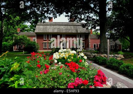 SUDBURY, MASSACHUSETTS:  The American colonial-era 1716 Wayside Inn Stock Photo