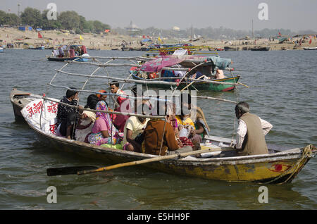 Pilgrrims at Triveni Sangam, Prayag, Allahabad, Uttar Pradesh, India Stock Photo