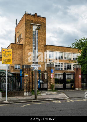 Richmond Upon Thames College, Twickenham, Greater London, UK - A tent ...