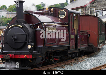 Ffestiniog Railway steam locomotive 'Palmerston' at Porthmadog Harbour Station Stock Photo