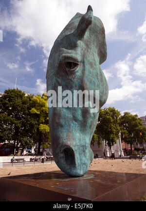 'Horse at Water' by Nic Fiddian-Green (bronze, 2010) at Marble Arch, London Stock Photo