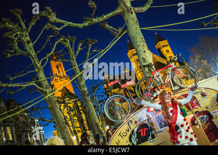 Netherlands, Maastricht, Carnival festival. Costumed people dancing on Vrijthof square. Background St Servaas Basilica Stock Photo