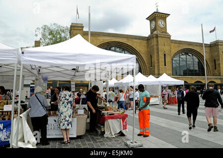 Kings Cross Real Food Market, Kings Cross Station Square, London England Britain UK Stock Photo