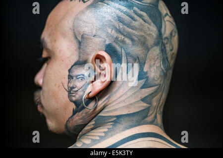 Pic Shows a heavily Tattooed man Stock Photo - Alamy