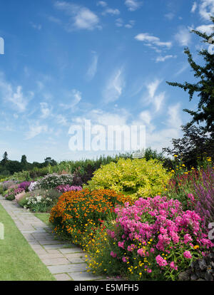 Long border in summer at the RHS Wisley Gardens. Surrey, England Stock Photo