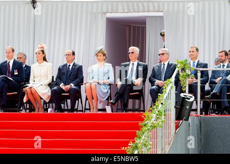 Liege, Belgium. 04th Aug, 2014. Britain's Prince William, Duke of Cambridge (L-R), Catherine, Duchess of Cambridge, French President Francois Hollande, Queen Mathilde, King Philippe of Belgium, German President Joachim Gauck, Spanish king Felipe and Prince Guillaume of Luxembourg participate in a ceremony of remembrance for the 100th anniversary of the outbreak of the First World War, at the Allies' Memorial, in Cointe, near Liege, Belgium, 04 August 2014. Photo: Patrick van Katwijk/NETHERLANDS AND FRANCE OUT -NO WIRE SERVICE-/dpa/Alamy Live News Stock Photo