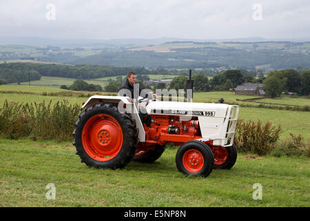 David Brown Case 995 Synchromesh multi purpose general utility tractor taking part in vintage tractor parade Stock Photo