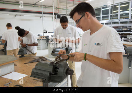 Palmela, Portugual. 25th June, 2014. Apprentices of metal-working trades learn and practice at training centre ATEC in Palmela, Portugual, 25 June 2014. Photo: Tim Brakemeier/dpa/Alamy Live News Stock Photo