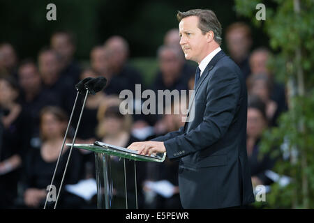 Mons, Belgium. 04th Aug, 2014. UK Prime Minister David Cameron delivers a speech at the international memorial ceremony for the 100th anniversary of the beginning of the First World War at the soldiers' cemetery St. Symphorien near Mons, Belgium, 04 August 2014. Photo: MAURIZIO GAMBARINI/DPA/Alamy Live News Stock Photo