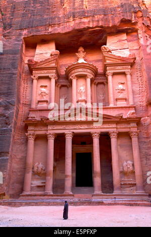 The Treasury, Petra, UNESCO World Heritage Site, Jordan, Middle East Stock Photo