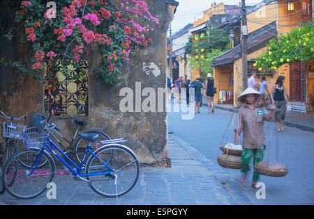 Street scene, Hoi An, UNESCO World Heritage Site, Quang Nam, Vietnam, Indochina, Southeast Asia, Asia Stock Photo