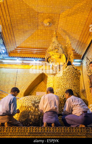 Gold Buddha statue, Mahamuni Paya, Mandalay, Myanmar (Burma), Asia Stock Photo