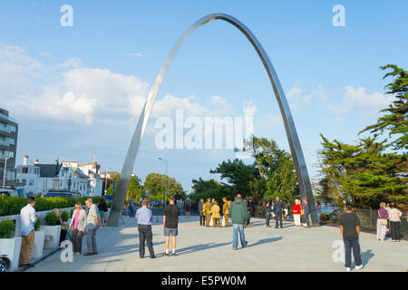 Folkestone, Kent, 4th August 2014. The Step Short First World War Memorial Arch in Folkestone, Kent, UK.  The Step Short arch was opened by Prince Harry on 4th August 2014, which is the 100 year anniversary of the outbreak of the Great War. Credit:  Stephen French/Alamy Live News Stock Photo