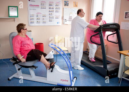 Female patients following an exercise program with a physiotherapist, Limoges hospital offers its obese patients requiring Stock Photo