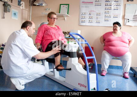 Female patients following an exercise program with a physiotherapist, Limoges hospital offers its obese patients requiring Stock Photo